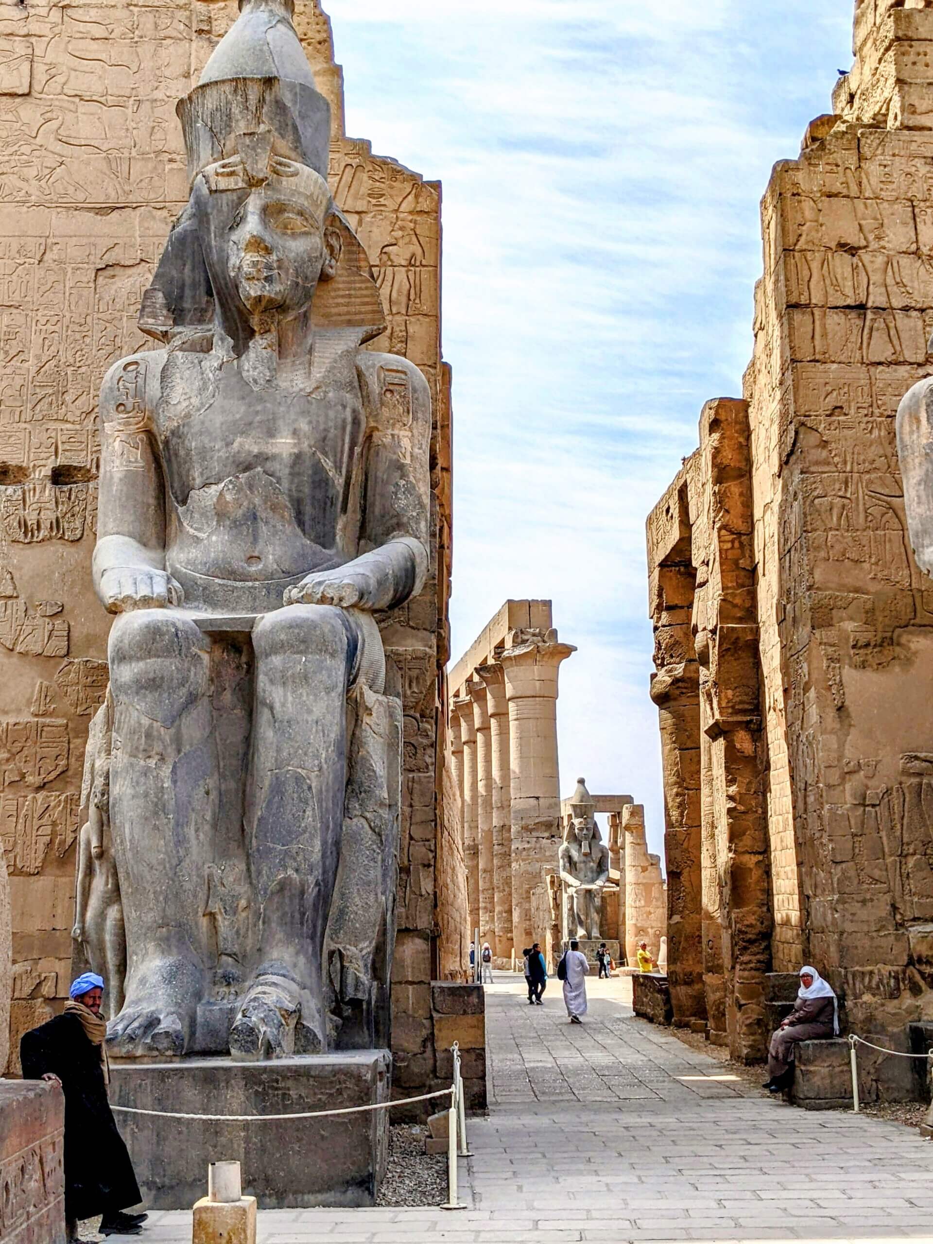 pharaoh-statue-luxor-temple-egypt