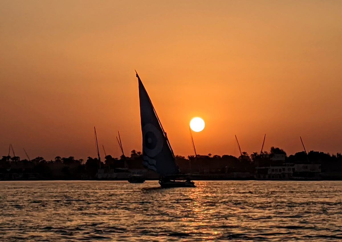 Sailboat_Sunset_Nile_Luxor_Egypt